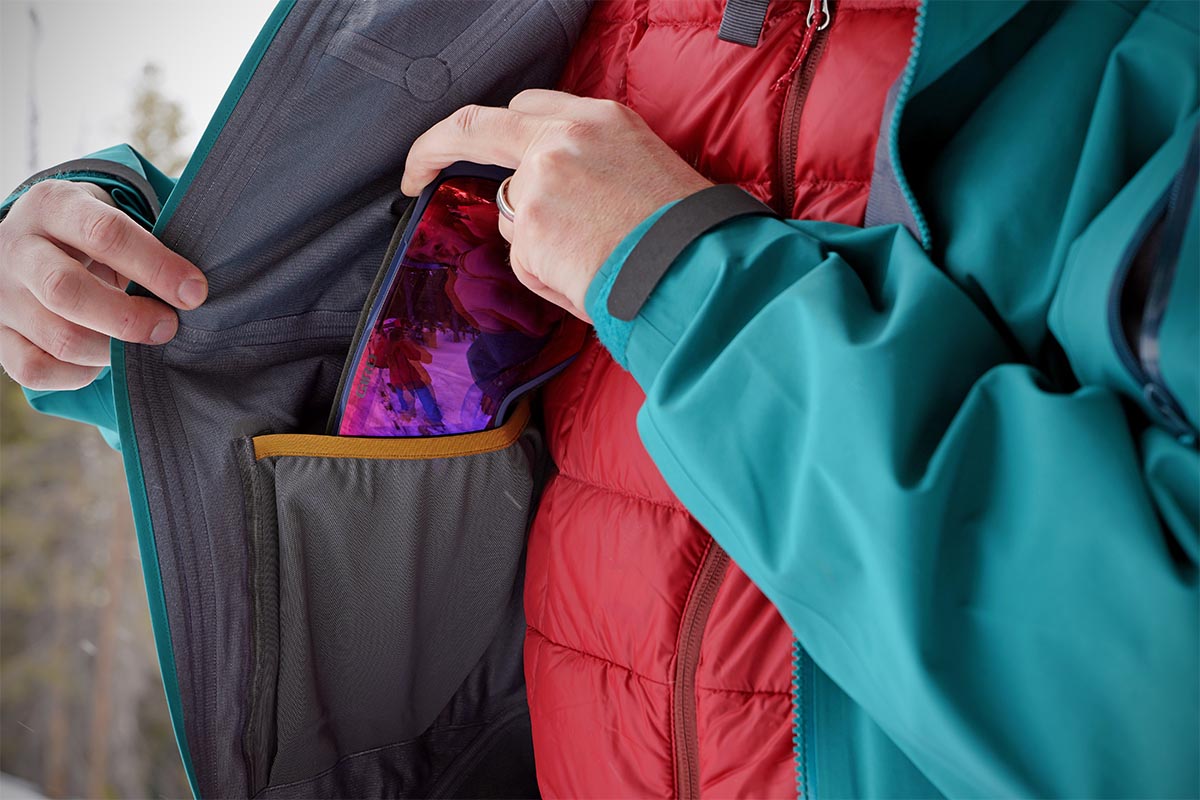 Arc'teryx Sabre AR (interior goggle pocket)